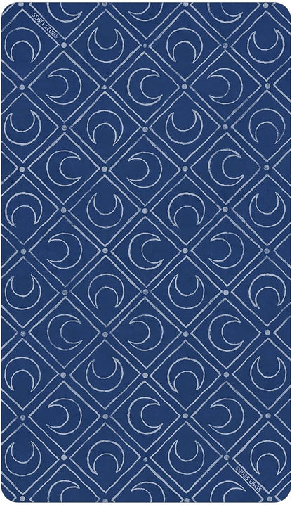 Back of tarot card with white geometric pattern